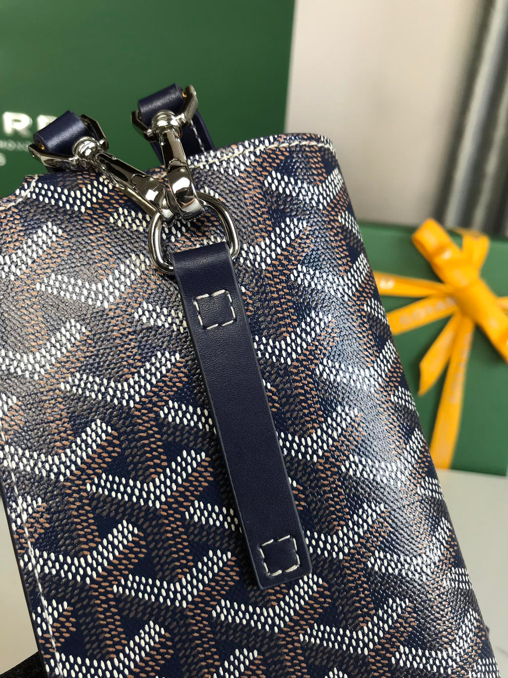 MONTMARTRE GM CASE 18 IN NAVY BLUE GOYARDINE CANVAS