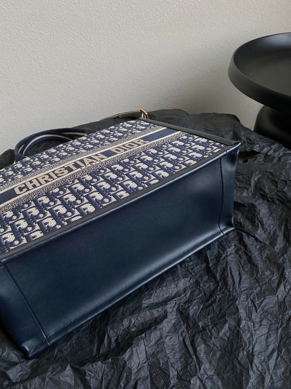 MEDIUM BOOK TOTE 36 BLUE OBLIQUE EMBROIDERY