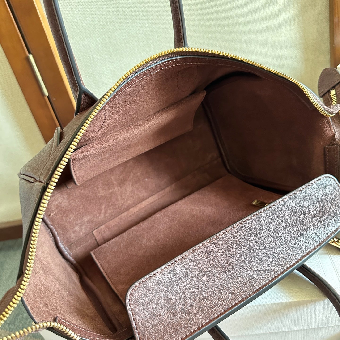 CELINE 25S NEW LUGGAGE 36MM IN DARK BROWN CALFSKIN GOLD HARDWARE