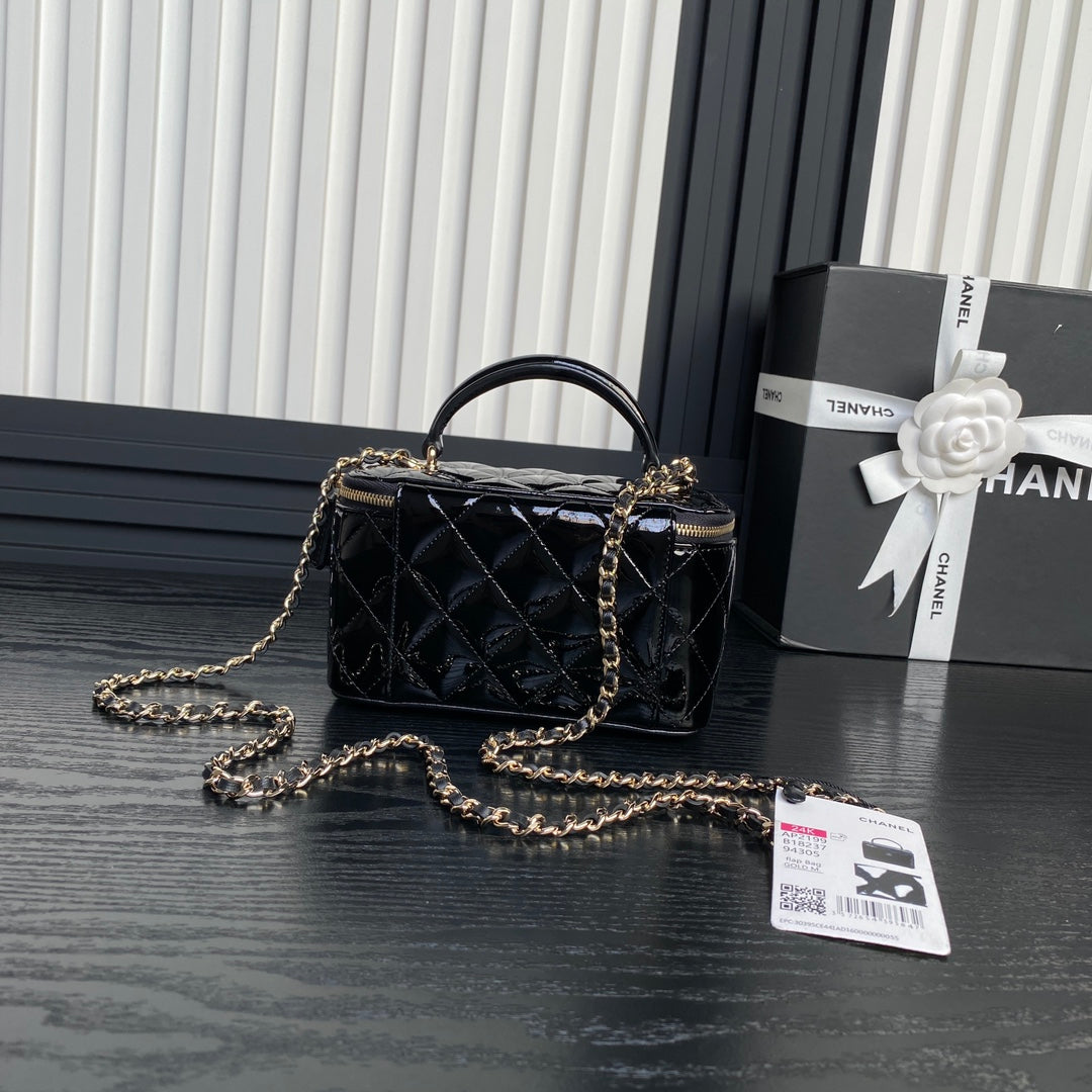 CHANEL 25S VANITY CASE 17 IN BLACK PATENT CALFSKIN GOLD HARDWARE