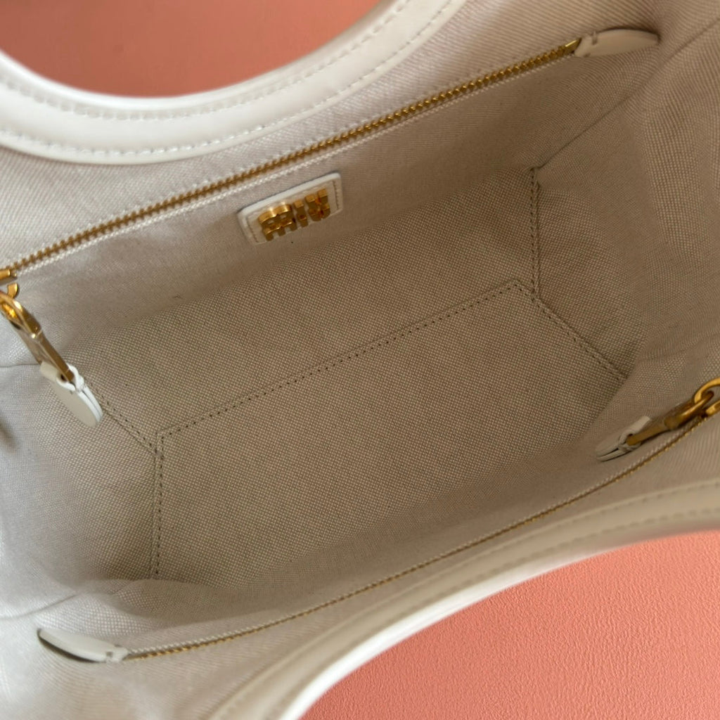 MIUMIU 26S IVY BAG 23 IN WHITE CALFSKIN GOLD HARDWARE