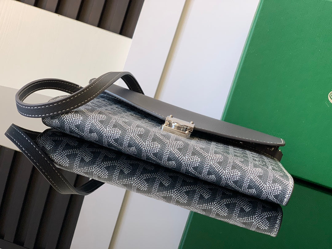 CHYPRE WALLET-POUCH 21 IN GRAY GOYARDINE CANVAS AND CALFSKIN