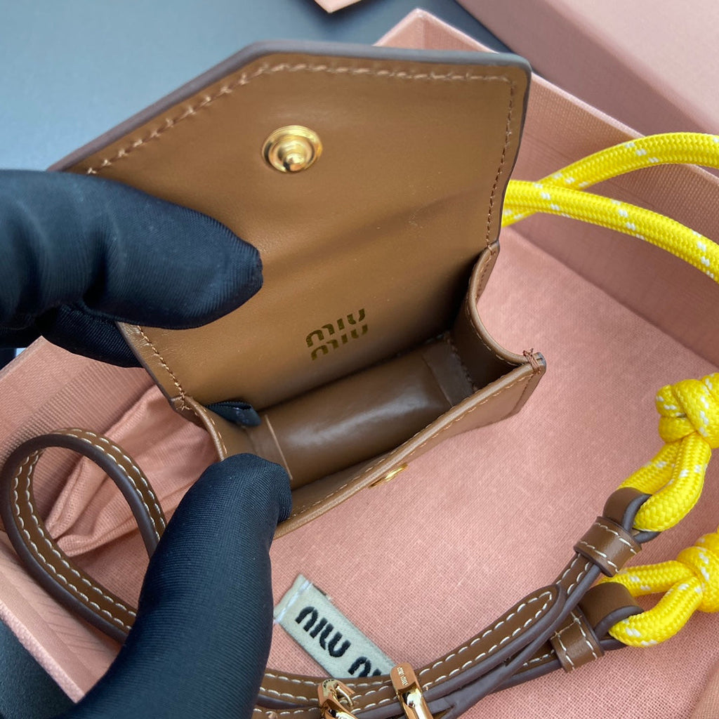 MICRO BAG 7 IN TAWNY BROWN SMOOTH LAMBSKIN YELLOW STRAP