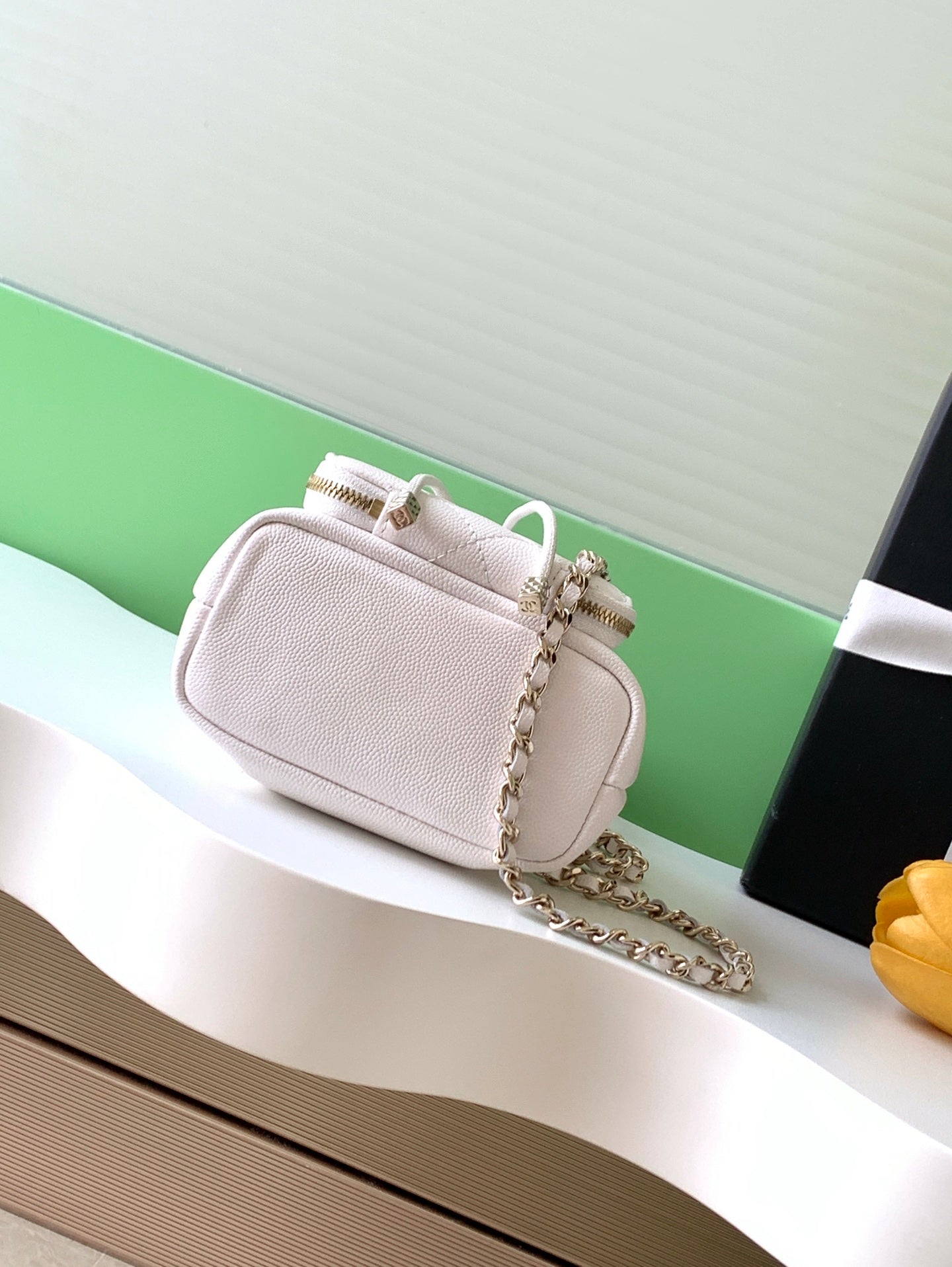 CHANEL 25S MINI BUCKET BAG 12 IN WHITE CALFSKIN GOLD HARDWARE
